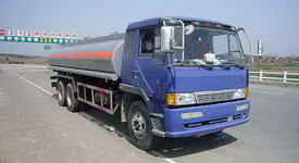 解放后双桥化工液体运输车图片