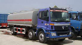 欧曼小三轴化工液体运输车图片