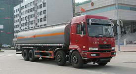 华菱前四后八化工液体运输车图片